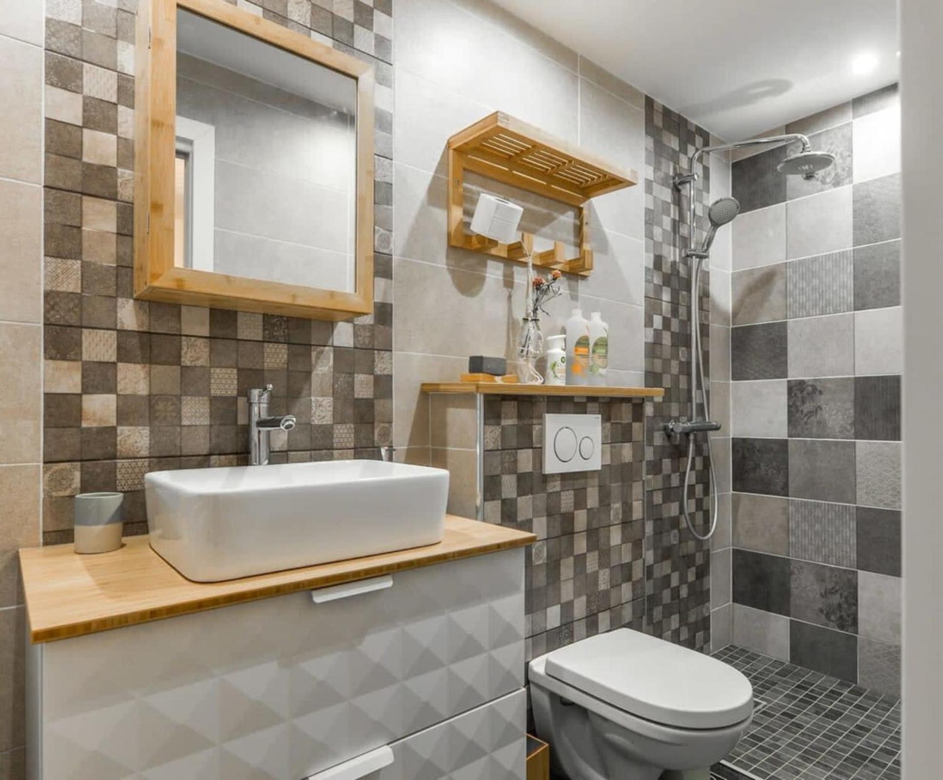 3-Star Rated Apartment In The Heart Of The Old Town With A View Annecy Bagian luar foto